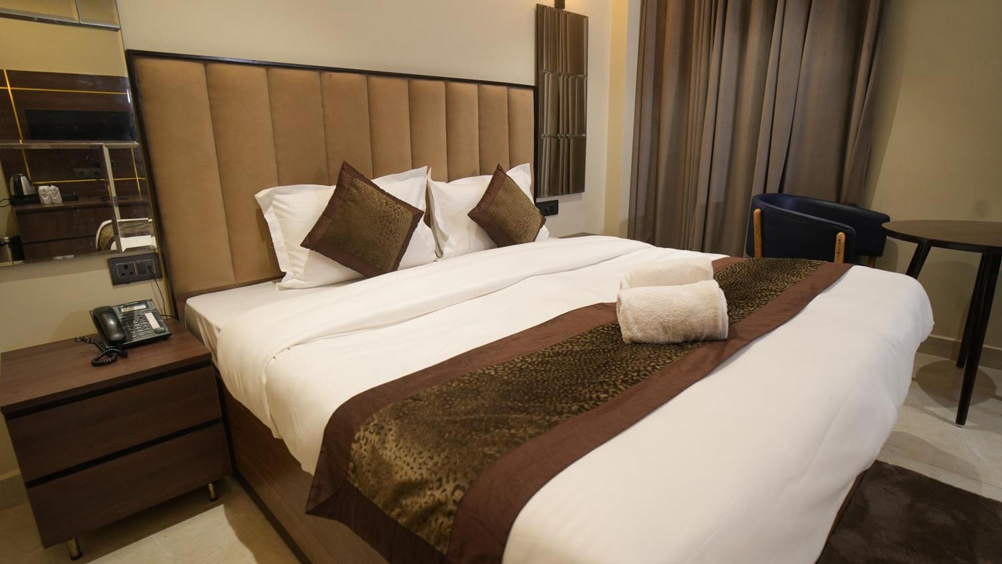 Hotel Lords Valley Rishīkesh Extérieur photo