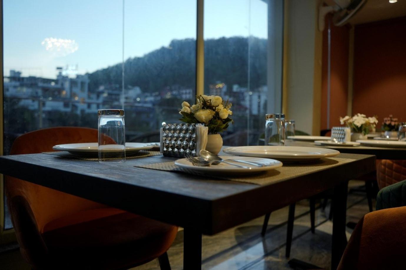 Hotel Lords Valley Rishīkesh Extérieur photo