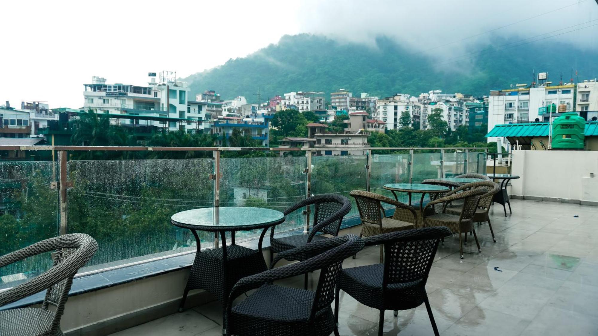 Hotel Lords Valley Rishīkesh Extérieur photo